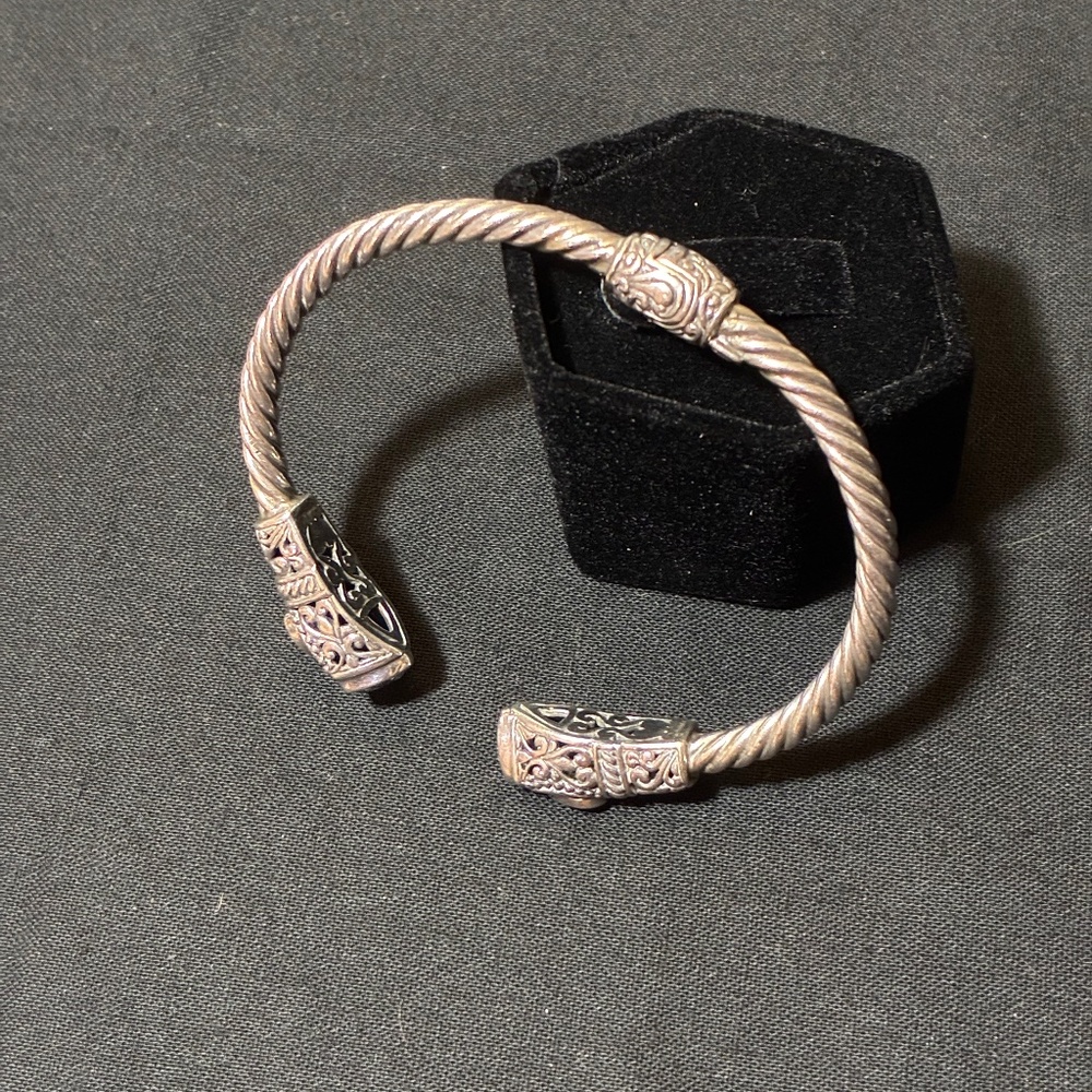Sterling Silver and Blue Topaz Bracelet Bali - Picture 3 of 5